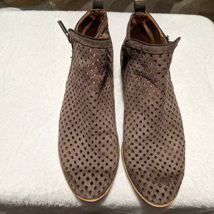 Lucky Brand Women's Basel Ankle Bootie